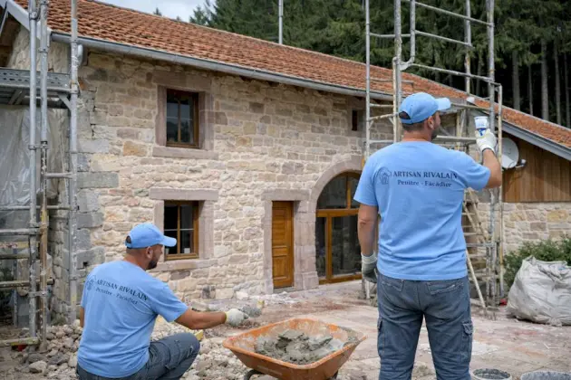 Correction des défauts de façade avant travaux de finition – Façadier Peintre 18